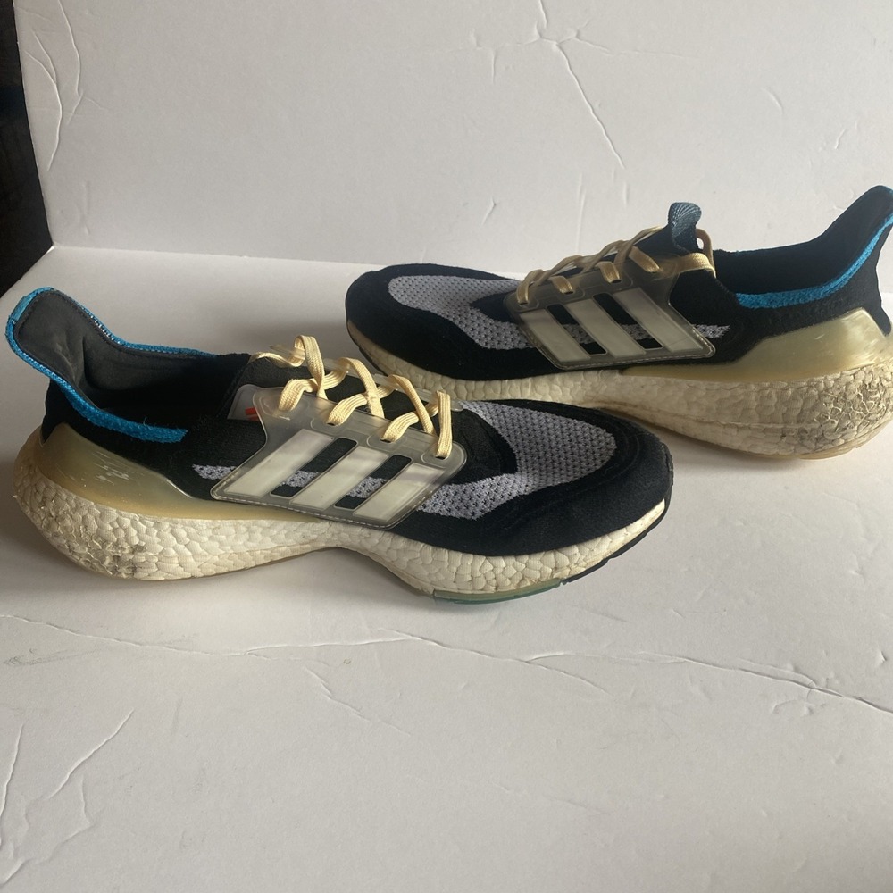 adidas Women's Ultraboost 21 Running Shoe, Black/White/Violet Tone, 11 VERY GOOD